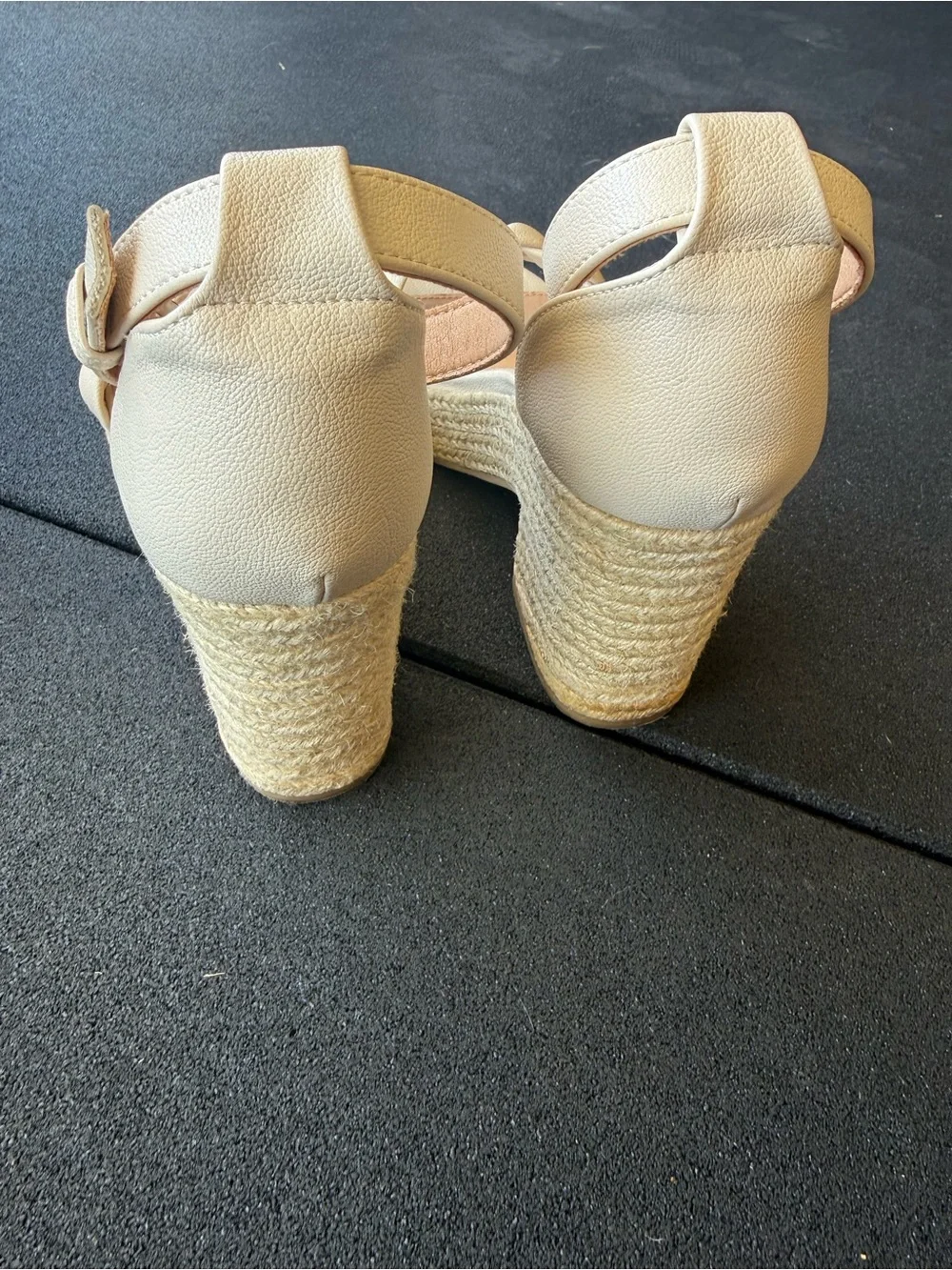 Oasis Society Wedge